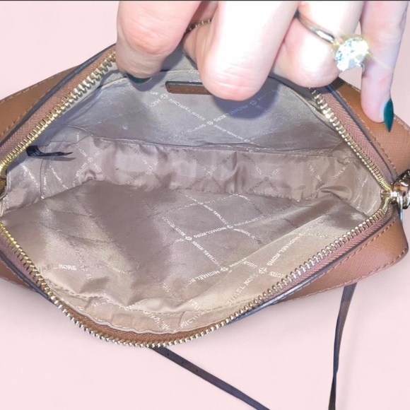 Michael Kors Cream and Tan Crossbody Bag - Picture 5 of 8